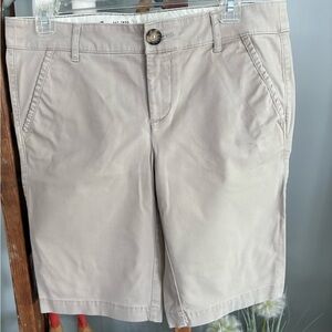 Women's Tan Shorts size 6 from Eddie Bauer